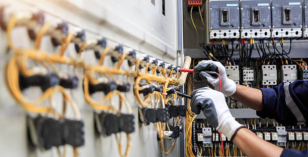Professional Electrician technician working in Encinitas, CA